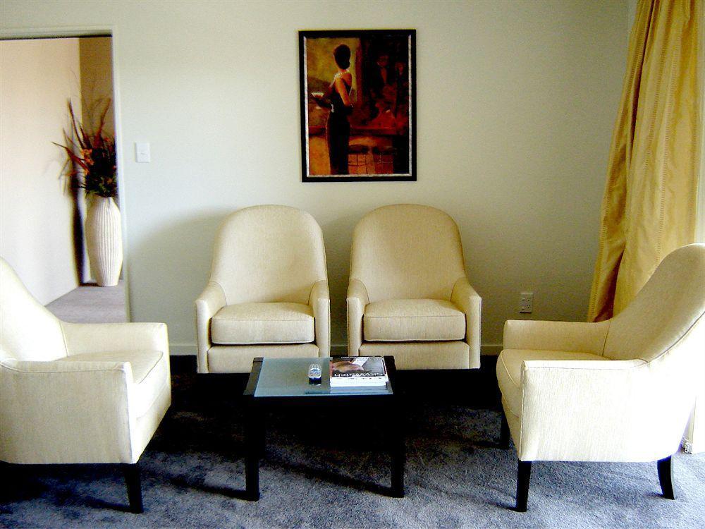 Salerno Motel Apartments Крайстчърч Екстериор снимка A living room
