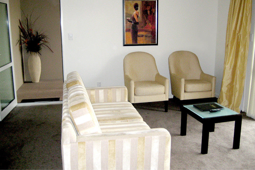 Salerno Motel Apartments Крайстчърч Екстериор снимка A living room