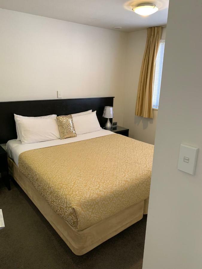 Salerno Motel Apartments Крайстчърч Екстериор снимка