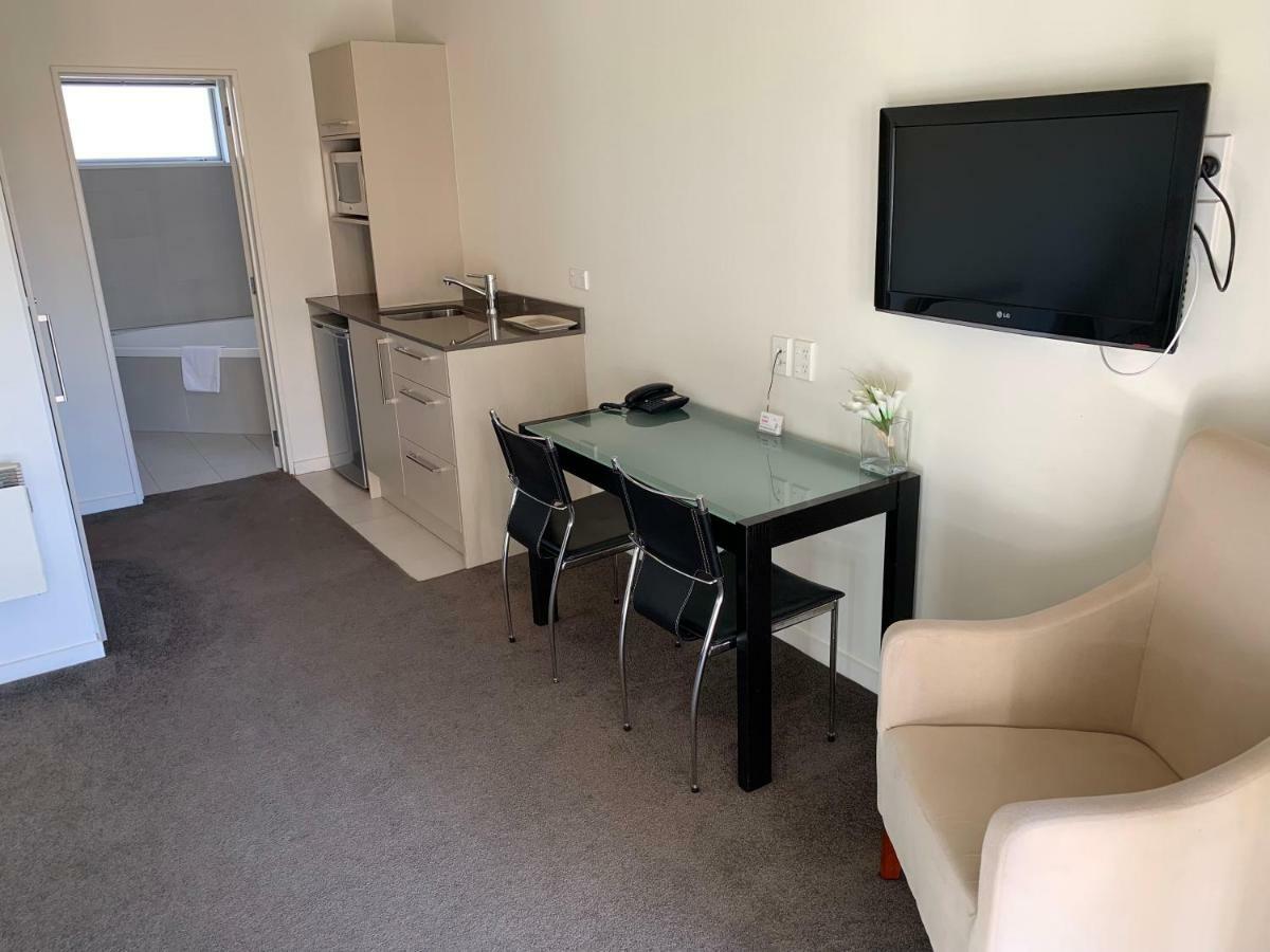 Salerno Motel Apartments Крайстчърч Екстериор снимка A typical studio apartment