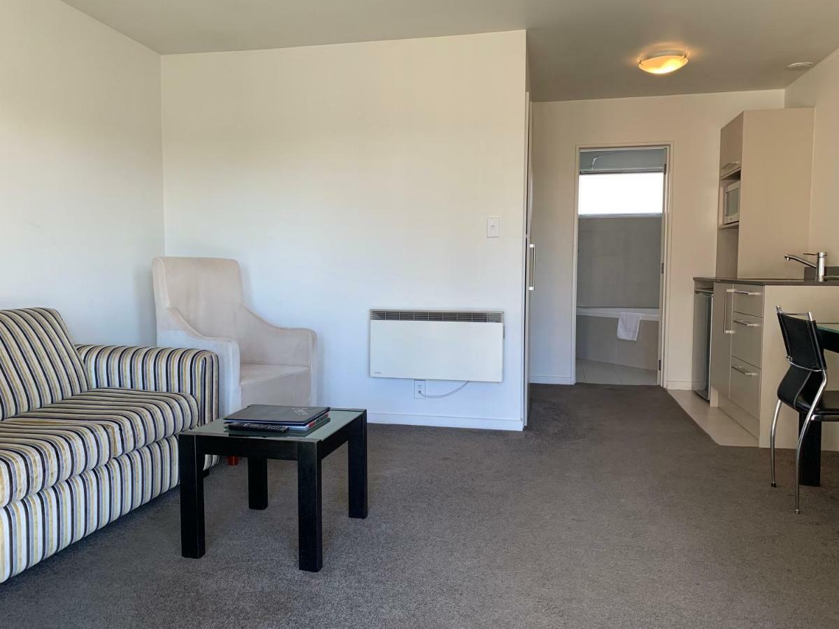 Salerno Motel Apartments Крайстчърч Екстериор снимка A typical studio apartment