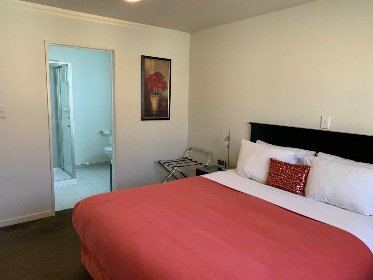 Salerno Motel Apartments Крайстчърч Екстериор снимка A typical motel room